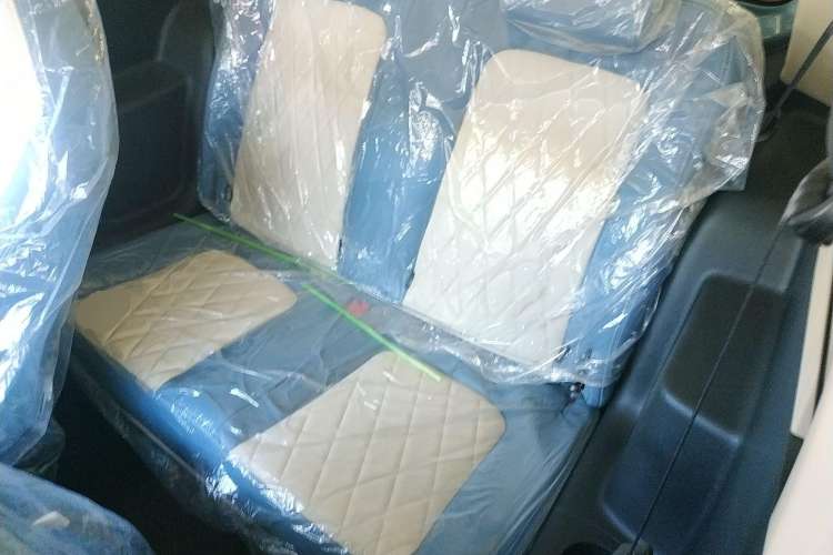 Used Brilliance Xinri i03 2021 318 km 31.45 kWh Left Rear Seat
