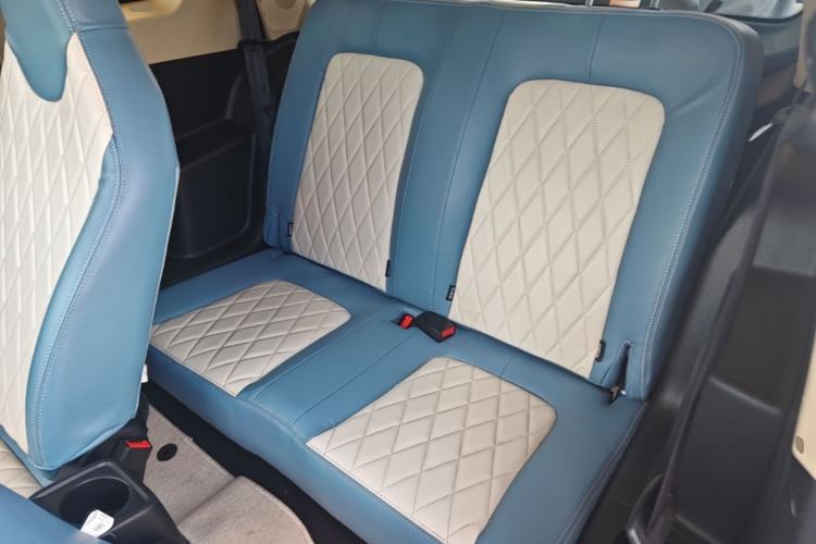 Used Brilliance Xinri i03 2021 318 km 31.45 kWh Left Rear Seat