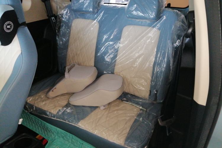 Used Brilliance Xinri i03 2021 318 km 31.45 kWh Left Rear Seat