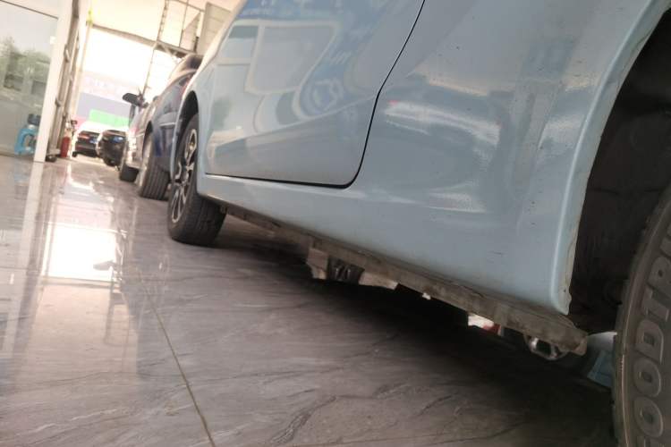 Used Brilliance Xinri i03 2021 318 km 31.45 kWh Left Side Sill