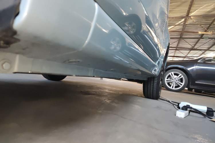 Used Brilliance Xinri i03 2021 318 km 31.45 kWh Left Side Sill