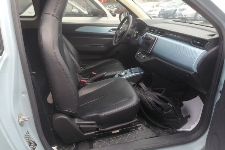 Used Brilliance Xinri i03 2021 410 km 38.54 kWh Right Front Seat