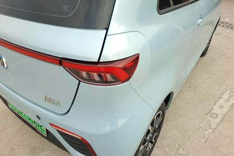 Used Brilliance Xinri i03 2021 318 km 31.45 kWh Right Rear Taillight