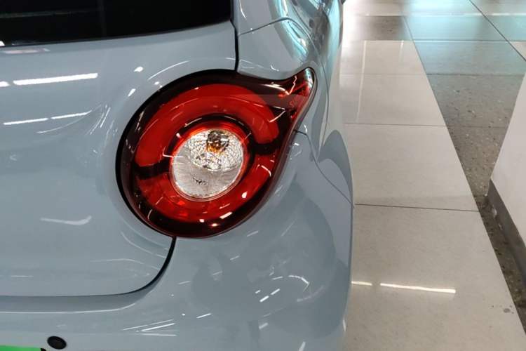 Used Brilliance Xinri i03 2021 318 km 31.45 kWh Right Rear Taillight
