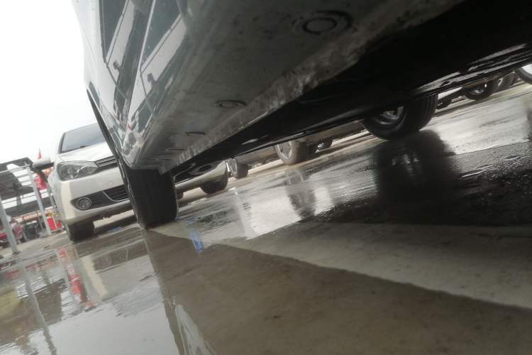 Used Brilliance Xinri i03 2021 410 km 38.54 kWh Right Side Sill