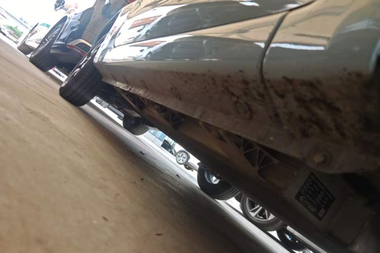 Used Brilliance Xinri i03 2021 318 km 31.45 kWh Right Side Sill