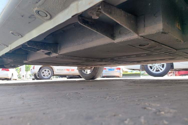 Used Brilliance Xinri i03 2021 410 km 38.54 kWh Right Side Sill