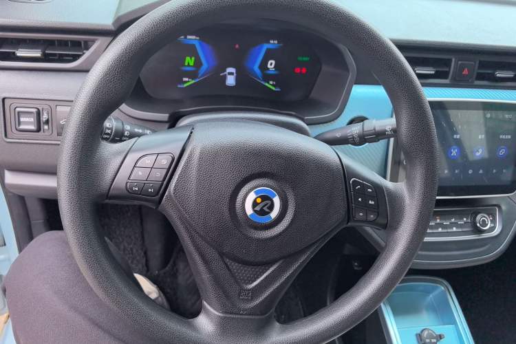 Used Brilliance Xinri i03 2021 410 km 38.54 kWh Steering Wheel