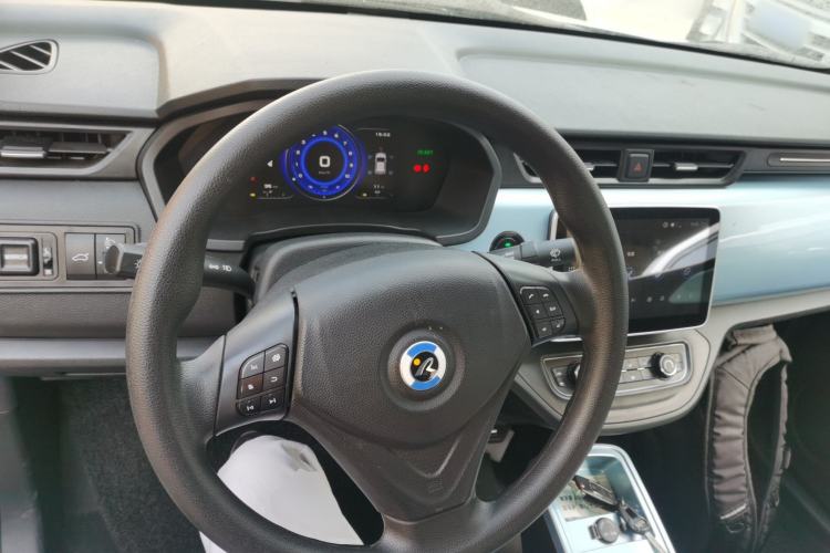 Used Brilliance Xinri i03 2021 318 km 31.45 kWh Steering Wheel