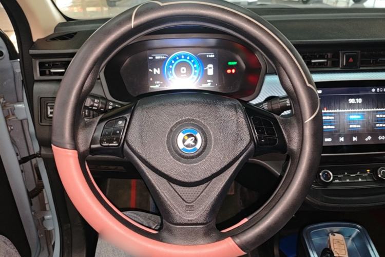 Used Brilliance Xinri i03 2021 318 km 31.45 kWh Steering Wheel