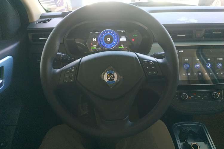 Used Brilliance Xinri i03 2021 318 km 31.45 kWh Steering Wheel
