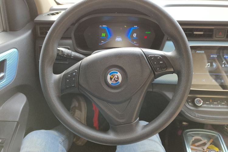 Used Brilliance Xinri i03 2021 410 km 38.54 kWh Steering Wheel