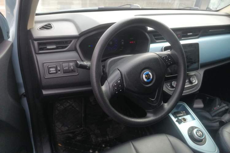 Used Brilliance Xinri i03 2021 410 km 38.54 kWh Steering Wheel