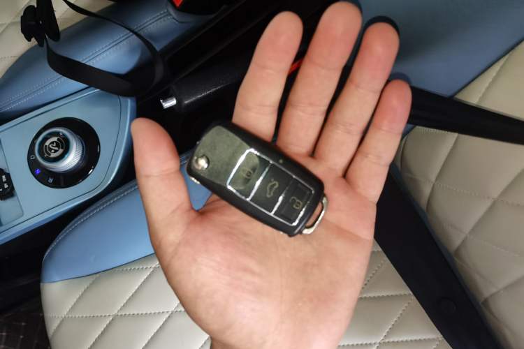 Used Brilliance Xinri i03 2021 318 km 31.45 kWh Vehicle Key