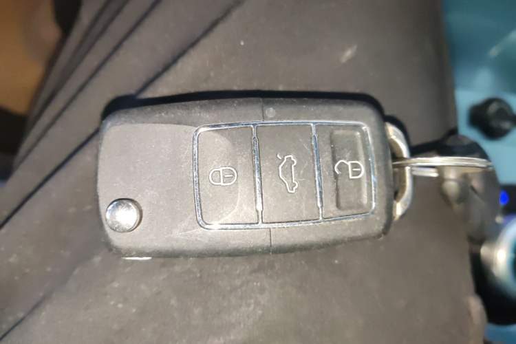 Used Brilliance Xinri i03 2021 318 km 31.45 kWh Vehicle Key