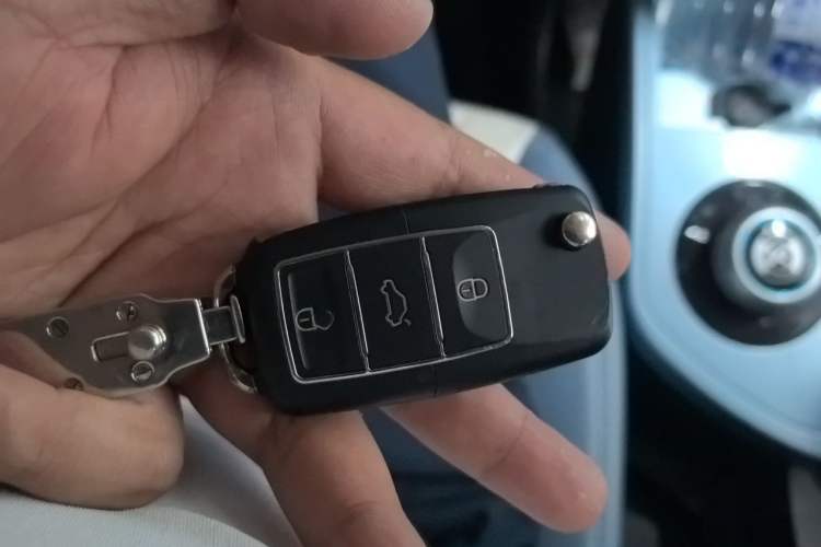 Used Brilliance Xinri i03 2021 318 km 31.45 kWh Vehicle Key