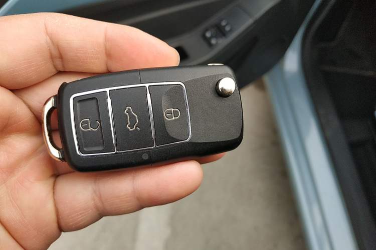 Used Brilliance Xinri i03 2021 318 km 31.45 kWh Vehicle Key