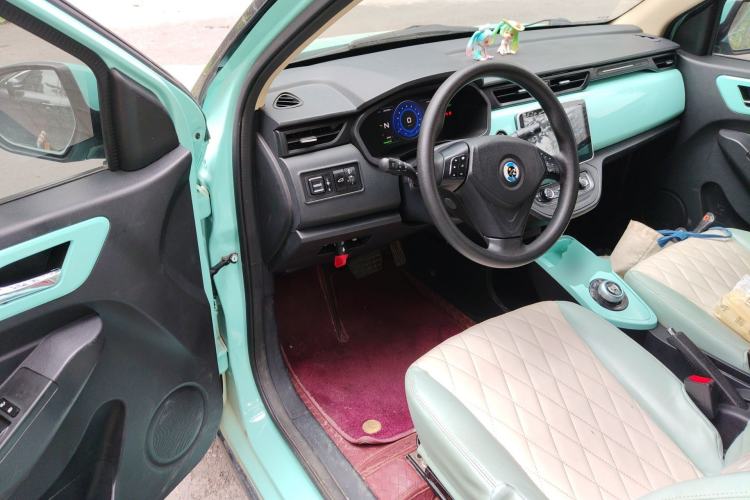 Used Brilliance Xinri i03 2021 318 km 31.45 kWh Driver Seat
