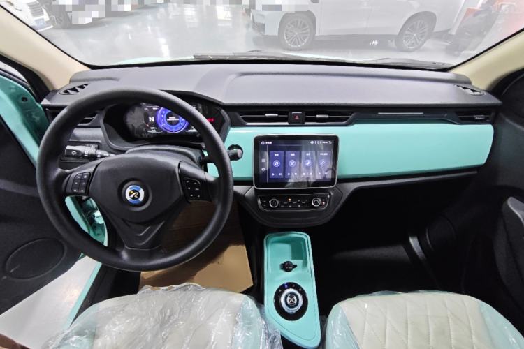 Used Brilliance Xinri i03 2021 318 km 31.45 kWh Center Console