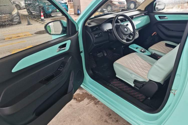 Used Brilliance Xinri i03 2021 318 km 31.45 kWh Driver Seat