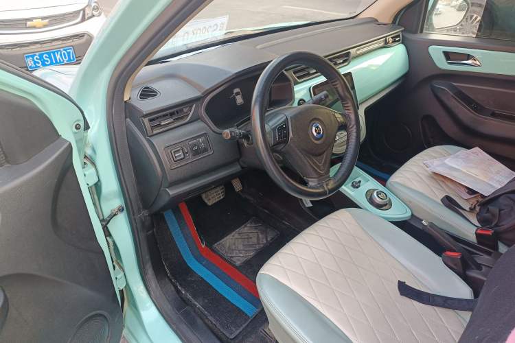 Used Brilliance Xinri i03 2021 318 km 31.45 kWh Driver Seat
