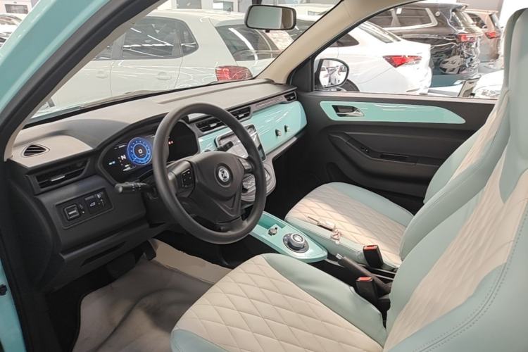 Used Brilliance Xinri i03 2021 318 km 31.45 kWh Driver Seat