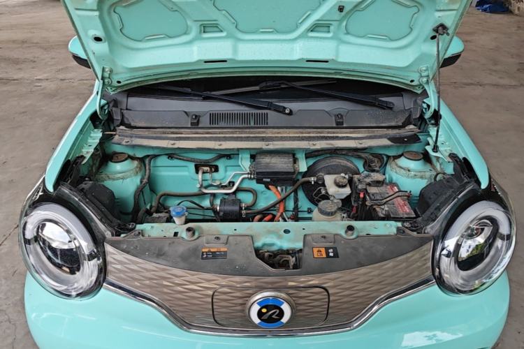 Used Brilliance Xinri i03 2021 318 km 31.45 kWh Engine Bay