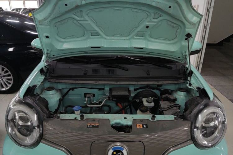 Used Brilliance Xinri i03 2021 318 km 31.45 kWh Engine Bay