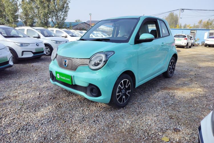 Used Brilliance Xinri i03 2021 318 km 31.45 kWh Exterior 1