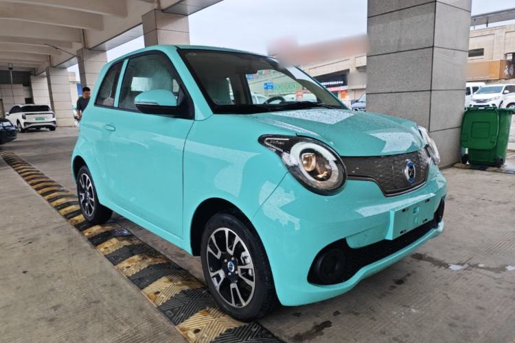 Used Brilliance Xinri i03 2021 318 km 31.45 kWh Front Right 45 Deg