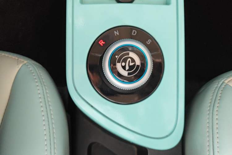 Used Brilliance Xinri i03 2021 318 km 31.45 kWh Gear Lever