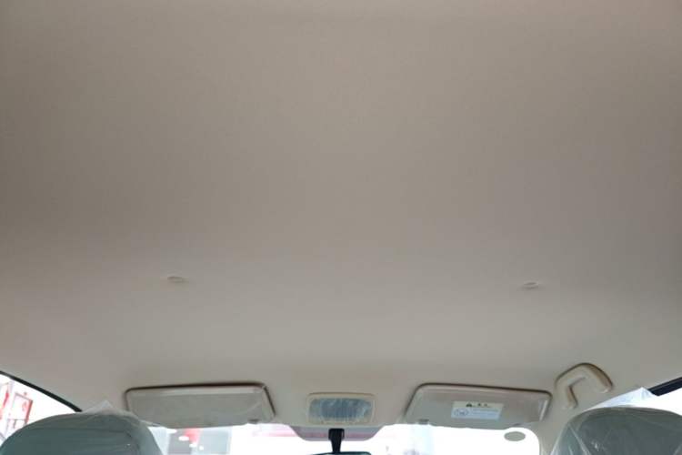 Used Brilliance Xinri i03 2021 318 km 31.45 kWh Headliner