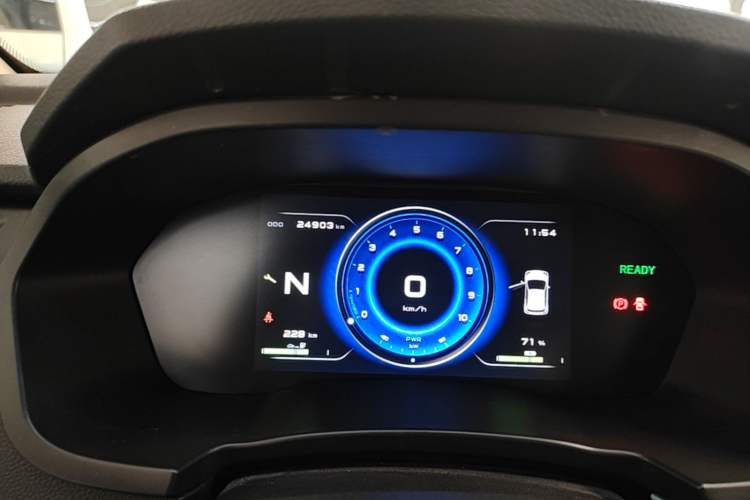 Used Brilliance Xinri i03 2021 318 km 31.45 kWh Instrument Cluster