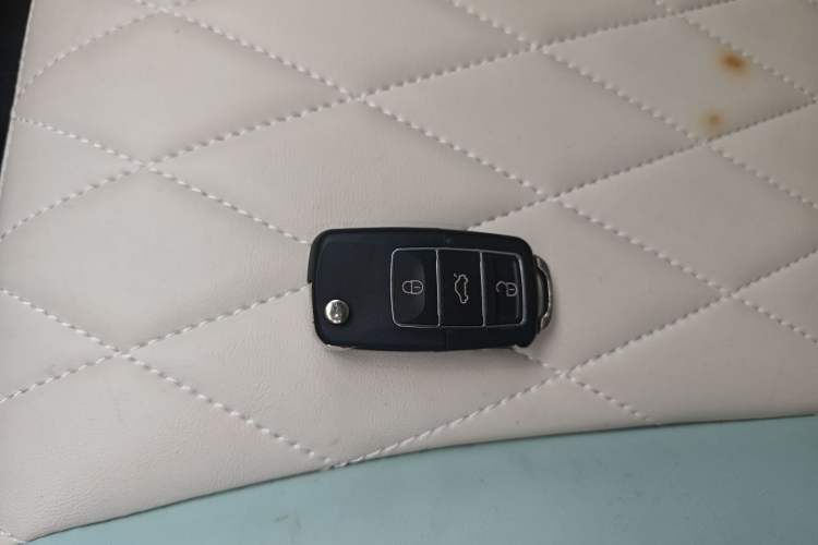 Used Brilliance Xinri i03 2021 318 km 31.45 kWh Interior 1