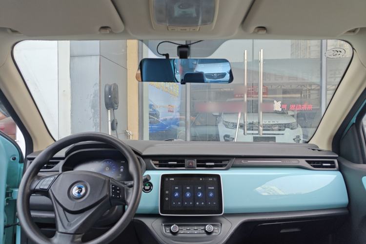 Used Brilliance Xinri i03 2021 410 km 38.54 kWh Interior 2
