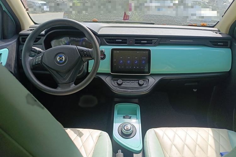 Used Brilliance Xinri i03 2021 318 km 31.45 kWh Interior 2