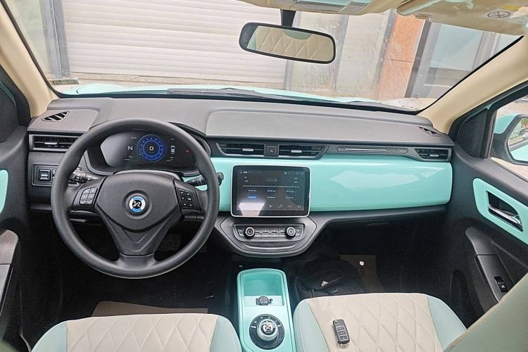 Used Brilliance Xinri i03 2021 318 km 31.45 kWh Interior 2