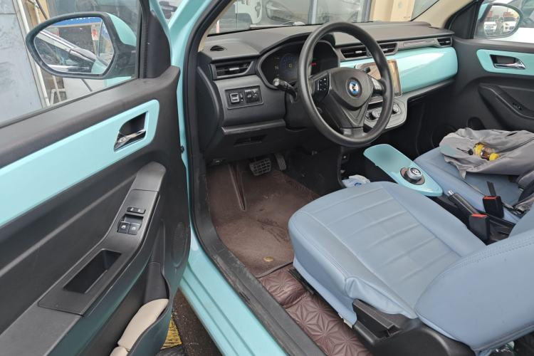 Used Brilliance Xinri i03 2021 410 km 38.54 kWh Interior 3