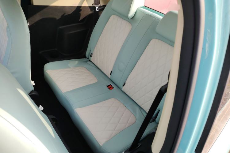 Used Brilliance Xinri i03 2021 318 km 31.45 kWh Interior 3