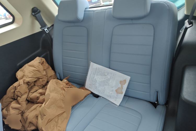 Used Brilliance Xinri i03 2021 410 km 38.54 kWh Interior 4