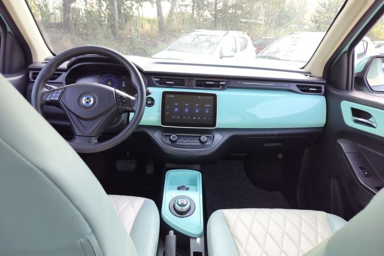 Used Brilliance Xinri i03 2021 318 km 31.45 kWh Interior 4