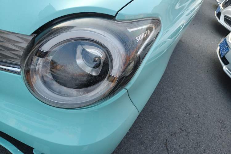 Used Brilliance Xinri i03 2021 318 km 31.45 kWh Left Front Headlight