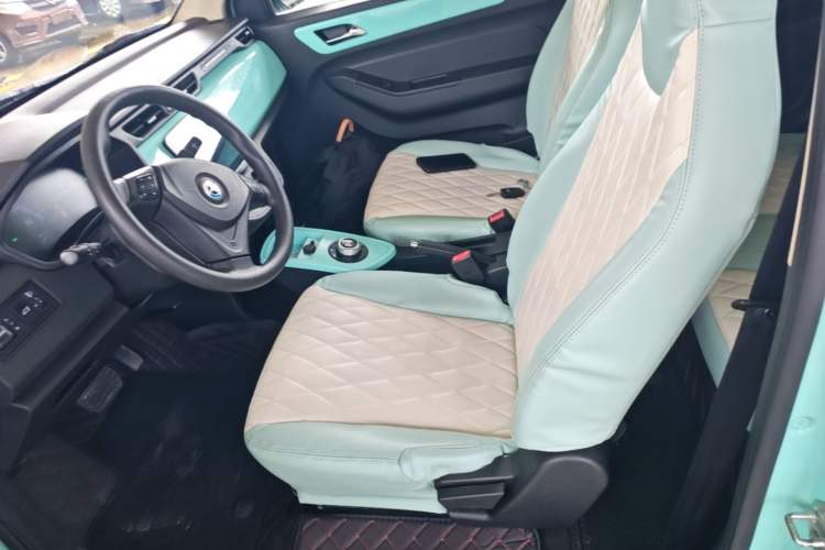 Used Brilliance Xinri i03 2021 318 km 31.45 kWh Left Front Seat