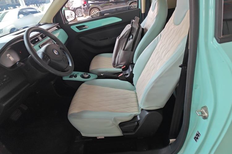 Used Brilliance Xinri i03 2021 318 km 31.45 kWh Left Front Seat