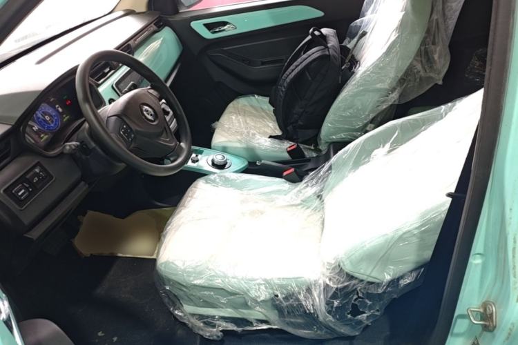 Used Brilliance Xinri i03 2021 318 km 31.45 kWh Left Front Seat