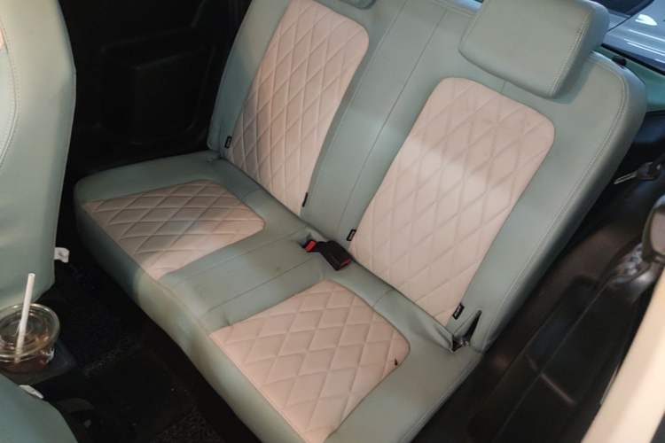 Used Brilliance Xinri i03 2021 318 km 31.45 kWh Left Rear Seat
