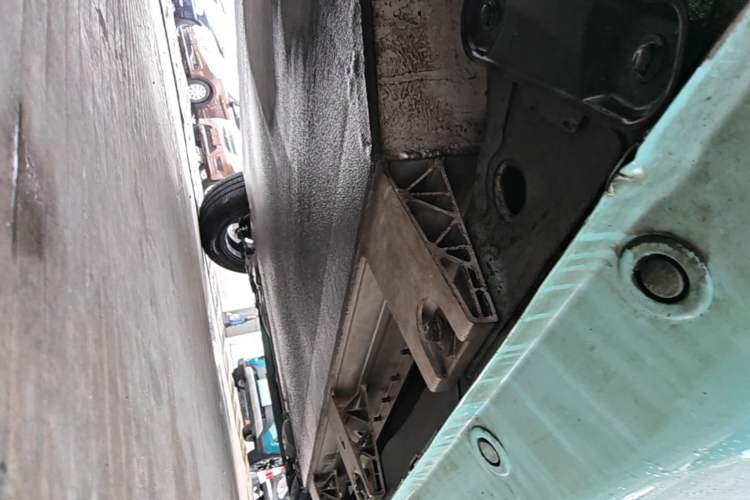 Used Brilliance Xinri i03 2021 318 km 31.45 kWh Left Side Sill