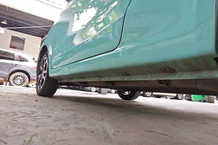 Used Brilliance Xinri i03 2021 318 km 31.45 kWh Left Side Sill