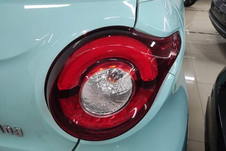 Used Brilliance Xinri i03 2021 318 km 31.45 kWh Right Rear Taillight