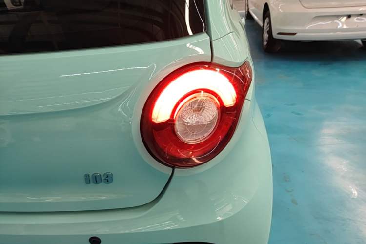 Used Brilliance Xinri i03 2021 318 km 31.45 kWh Right Rear Taillight